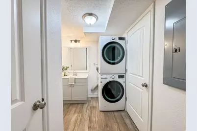 290 S 300 E, Orem, UT 84058 - Photo 39