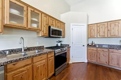 10329 N Bristlecone Way, Cedar Hills, UT 84062 - Photo 19