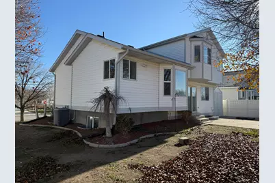 5902 S Trowbridge Way, Kearns, UT 84118 - Photo 25