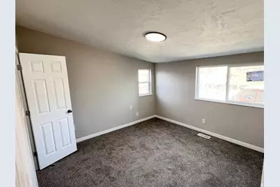 160 E 400 N, Lehi, UT 84043 - Photo 15