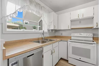 5647 S Park Placewest, Holladay, UT 84121 - Photo 11