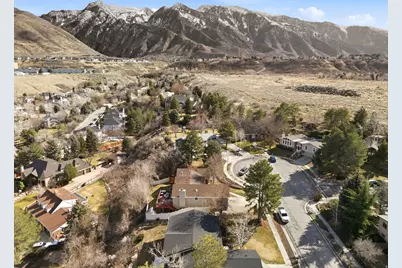 8967 S Cobblecrest Ln, Sandy, UT 84093 - Photo 9