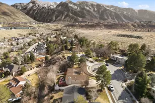 8967 S Cobblecrest Ln, Sandy, UT 84093 - Photo 9