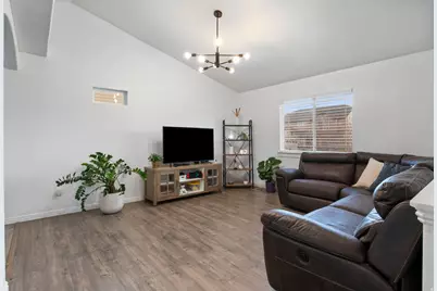 3992 E Ofallons Way N, Eagle Mountain, UT 84005 - Photo 3