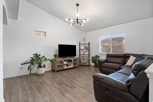 3992 E Ofallons Way N, Eagle Mountain, UT 84005 - Photo 3