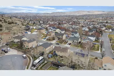 3992 E Ofallons Way N, Eagle Mountain, UT 84005 - Photo 31