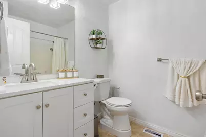 3992 E Ofallons Way N, Eagle Mountain, UT 84005 - Photo 15