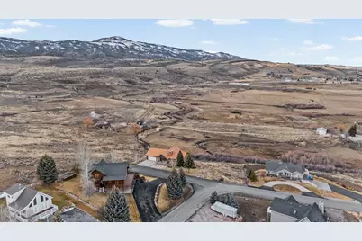 495 W Buttercup Ln N, Garden City, UT 84028 - Photo 5