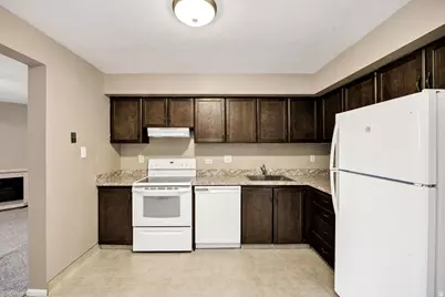 240 E 400 N #26, Logan, UT 84321 - Photo 3