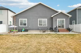 3747 N Deepwater Dr, Eagle Mountain, UT 84005 - Photo 25