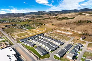 526 N Richland Valley St, Garden City, UT 84028 - Photo 5