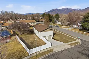 9828 S Pinehurst Dr, Sandy, UT 84092 - Photo 43