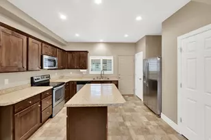 36 E Opequon Rd, Sandy, UT 84070 - Photo 3