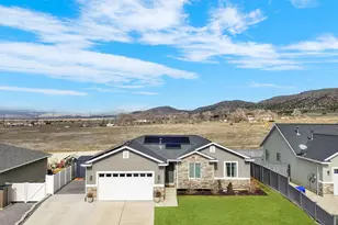 2681 E Clarkstone Dr, Eagle Mountain, UT 84005 - Photo 3