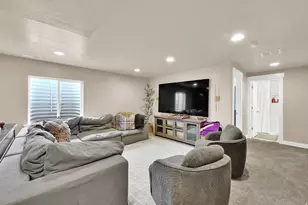 2681 E Clarkstone Dr, Eagle Mountain, UT 84005 - Photo 29