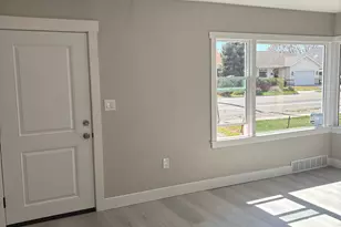 829 E 2700 S, Salt Lake City, UT 84106 - Photo 15