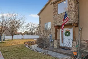 687 E Orchard Vista Ct S, Midvale, UT 84047 - Photo 3