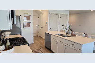 1052 E Regatta Ln, Saratoga Springs, UT 84045 - Photo 5