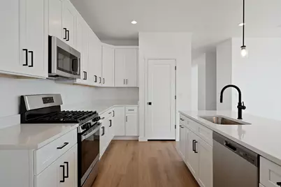 7624 S Clipper Hill Rd W #302, West Jordan, UT 84081 - Photo 9