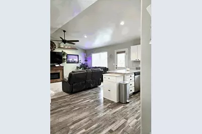 2147 E Shadow Dr, Eagle Mountain, UT 84005 - Photo 5
