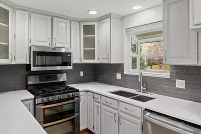 358 E Eastview Dr, Alpine, UT 84004 - Photo 3