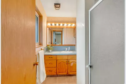 692 Juniper St, Pleasant Grove, UT 84062 - Photo 15