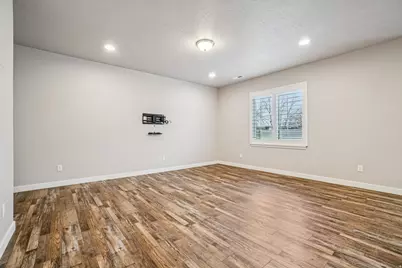 807 N Wellington Ct, North Salt Lake, UT 84054 - Photo 9