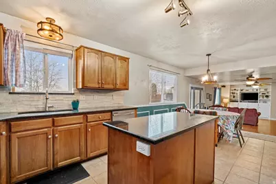 5155 S 3200 W, Roy, UT 84067 - Photo 11