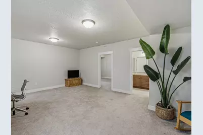 2762 W Sparkford Dr, Taylorsville, UT 84129 - Photo 37