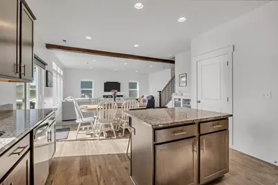 9270 N Scenic Mountain Dr, Eagle Mountain, UT 84005 - Photo 7