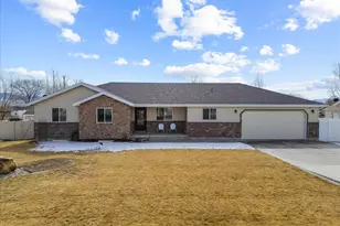 141 W 300 N, Gunnison, UT 84634 - Photo 1