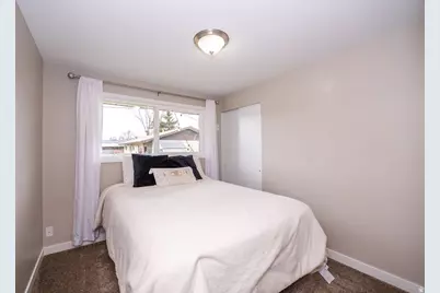 2015 W 4450 S, Roy, UT 84067 - Photo 17