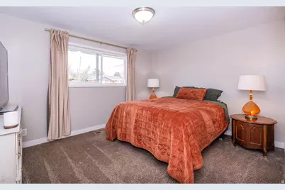 2015 W 4450 S, Roy, UT 84067 - Photo 13