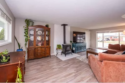 2015 W 4450 S, Roy, UT 84067 - Photo 5