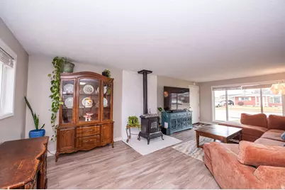 2015 W 4450 S, Roy, UT 84067 - Photo 3