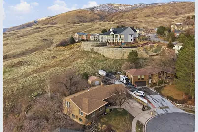 933 Northern Hills Cir, Bountiful, UT 84010 - Photo 49