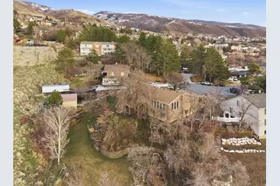 933 Northern Hills Cir, Bountiful, UT 84010 - Photo 9