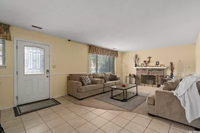 209 W 205 N, Orem, UT 84057 - Photo 3