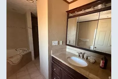 160 N 4900 W, Roosevelt, UT 84066 - Photo 11