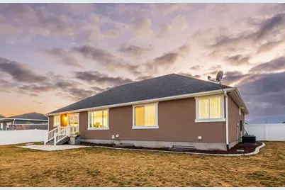 4842 N Goosefoot Dr, Eagle Mountain, UT 84005 - Photo 45