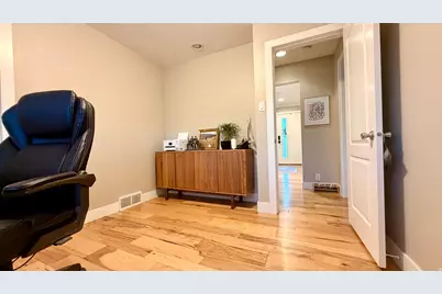 2284 S Brentwood Cir E, Salt Lake City, UT 84158 - Photo 15