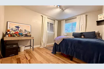 2284 S Brentwood Cir E, Salt Lake City, UT 84158 - Photo 13