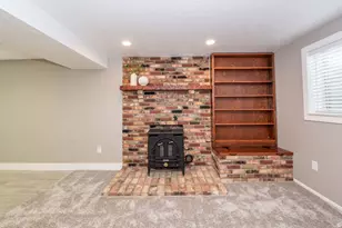 9457 S Fox Hunt Dr, Sandy, UT 84092 - Photo 37