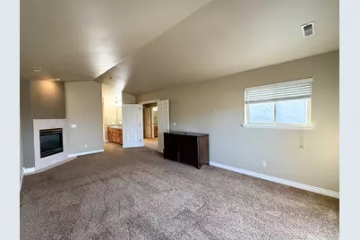 43 Hillsborough Dr, Pleasant View, UT 84414 - Photo 17