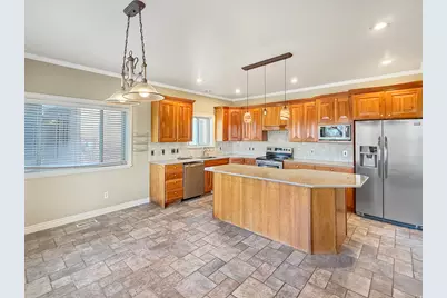 43 Hillsborough Dr, Pleasant View, UT 84414 - Photo 7