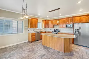 43 Hillsborough Dr, Pleasant View, UT 84414 - Photo 7