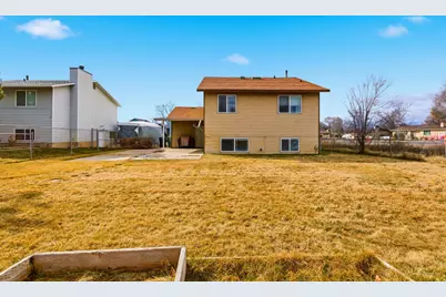 5622 S 2950 W, Roy, UT 84067 - Photo 19