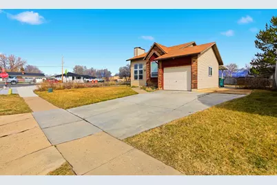 5622 S 2950 W, Roy, UT 84067 - Photo 3