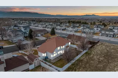 19 S 820 E, Tooele, UT 84074 - Photo 43