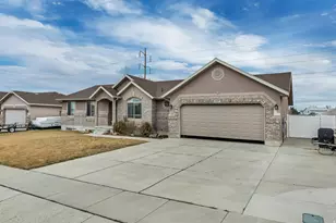 4637 W Moose Horn Ct, West Jordan, UT 84088 - Photo 1